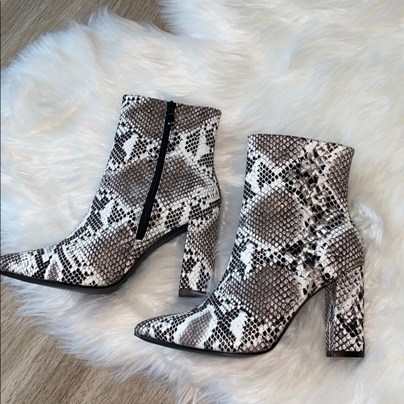 Missguided Shoes - NWOT Snake Skin Heeled Booties *read description